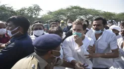 Rahul Gandhi roughed up by police । Photos: गिरफ्तारी से पहले राहुल गांधी के साथ हुई धक्का-मुक्की, - India TV Hindi