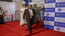 Reliance rolls back salary cuts, offers Diwali bonus- India TV Paisa