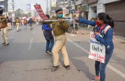 Farmers protesting against new farm laws lathicharged in Patna, several injured- India TV Hindi