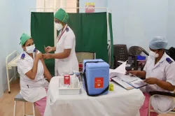 Third healthcare worker dies after COVID-19 vaccination in Telangana - India TV Hindi