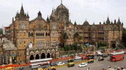 <p>मुंबई के CSMT स्टेशन पर...- India TV Hindi