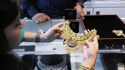 Gold price big fall today 26 April check 10 gram rate list- India TV Paisa