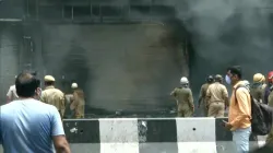 Fire breaks out at clothing showroom in Lajpat Nagar दिल्ली: लाजपत नगर में कपड़े के शोरूम में लगी आग- India TV Hindi