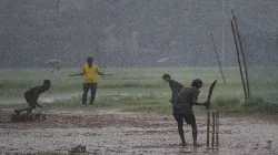 rain thunderstorm predicted in Nazibabad Moradabad Amroha Chandpur Rampur अगले दो घंटो में उत्तर प्र- India TV Hindi