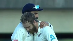 <p>photo of Virat Kohli hugging Kane Williamson after WTC...- India TV Hindi