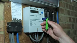 install prepaid smart meters to all electricity consumers, says Power ministry - India TV Paisa