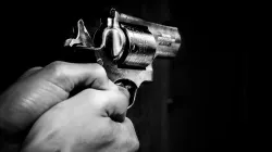 Woman Shot At By Son, Woman Shot At By Son Mundka, Woman Shot At By Son Delhi- India TV Hindi