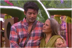 Sidharth Shukla with Mother Rita Shukla - India TV Hindi