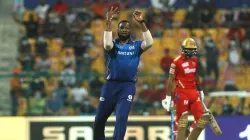 Kieron Pollard completes 300 wickets in T20 cricket by dismissing KL Rahul MI vs PBKS- India TV Hindi