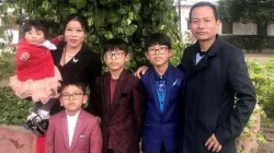 <p>Mary Kom Playing Badminton With Her Sons Has Twitter...- India TV Hindi