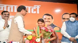 tribal leader joins bjp ahead of by elections मध्य प्रदेश: कांग्रेस को बड़ा झटका! बड़ी आदिवासी नेता - India TV Hindi