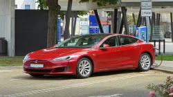 Modi govt asks Elon Musk Tesla not to sell China made cars in India- India TV Paisa