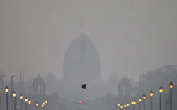 Delhi air pollution turns serious, AQI slips to 406- India TV Hindi