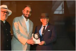 <p>Bipin Rawat launches Kabir Bedi book</p>- India TV Hindi