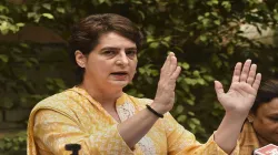 Priyanka Gandhi demand PM Should not share stage with Ajay Mishra Teni in Lucknow कृषि कानून की वाप- India TV Hindi