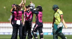 Live score, ICC Women's World cup 2022, NZ vs SA Live score, Live match New Zealand Women vs South A- India TV Hindi