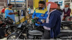 <p>Petrol Pump</p>- India TV Paisa