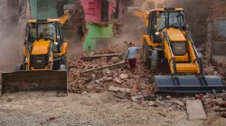 Lucknow SP Office Bulldozer, SP Office Shops Bulldozer, Samajwadi Party Office Bulldozer- India TV Hindi