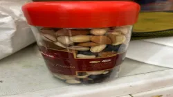 patient gifted dry fruits box- India TV Hindi