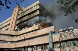 Fierce fire broke out in Bhopal's Satpura building Congress leader linked the matter with Priyanka G- India TV Hindi