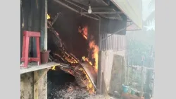 fire breaks out at hans mandap banquet hall of iskon temple - India TV Hindi