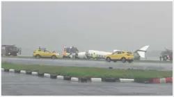 Mumbai airport Plane crashes both pilots rescued after hard work- India TV Hindi