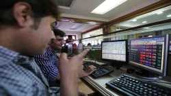 शेयर मार्केट (Share Market) आज सुबह अपनी प्री-ओपनिंग सेशन में ही गोता लगा गया।- India TV Paisa