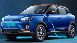 XUV400 प्रो रेंज अपने शानदार नए नेबुला ब्लू रंग ऑप्शन के साथ उपलब्ध है।- India TV Paisa