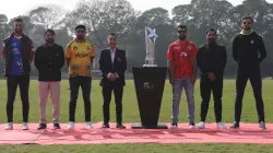 PSL Captain With Trophy- India TV Hindi