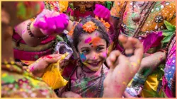 kolkata holi- India TV Hindi