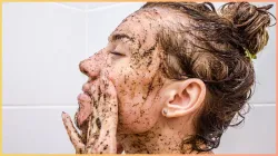 how to scrub face- India TV Hindi