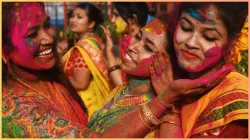 shopping places for holi- India TV Hindi