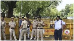 delhi dust storm trees uprooted houses damaged delhi police control room received 409 emergency call- India TV Hindi