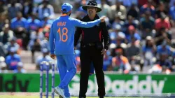 Virat Kohli And Umpire Richard Illingworth- India TV Hindi