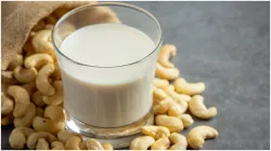 Health benefits of cashews soaked in milk- India TV Hindi