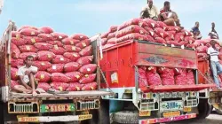 Onion truck - India TV Paisa