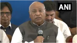 Maharashtra Elections Mallikarjun Kharge released Congress manifesto 300 units of free electricity c- India TV Hindi