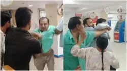 Fight Ka Video Customer got angry when bank deducted TDS beat up bank employee video goes viral- India TV Hindi