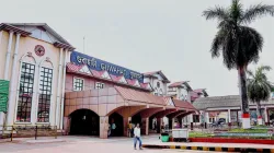 Bomb threat to Guwahati railway station and university nothing found during investigation- India TV Hindi