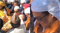 PM Narendra Modi sent chadar to offer to Khwaja Moinuddin Chishti Kiren Rijiju reached Ajmer with it- India TV Hindi