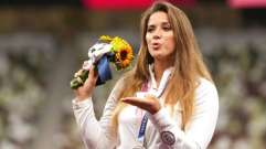 नवजात शिशु के ऑपरेशन के लिए एथलीट ने किया अपना सिल्वर मेडल नीलाम, तो खरीदार ने कही ये बात