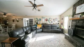 Vastu Tips: घर के मध्य भाग में रखें ये 4 चीजें, हर मुश्किल हो जाएगी आसान, मिलने लगेगा धन लाभ