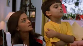 ऐश्वर्या राय का ये 'बेटा' हो गया है इतना बड़ा, कभी मासूमियत से चुराए दिल, 22 साल बाद लगता है हैंडसम हंक