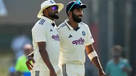 साल 2025 में सबसे ज्यादा विकेट लेने वाले टॉप-5 भारतीय खिलाड़ी, बुमराह से आगे रहे 2 गेंदबाज