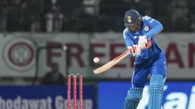 'टुक-टुक स्पेशलिस्ट के बिना बनी अच्छी टीम'- टी20 वर्ल्ड कप टीम से शुभमन गिल हुए बाहर, फैंस ने दिए मजेदार रिएक्शन