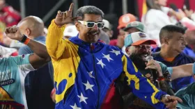 अमेरिका के संभावित हमले से बेपरवाह दिखे वेनेजुएला के राष्ट्रपति निकोलस मादुरो, किया डांस; देखें VIDEO