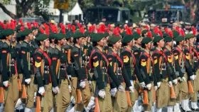 गणतंत्र दिवस की परेड कितने किलोमीटर की होती है, कितनी तोपों से दी जाती है सलामी?