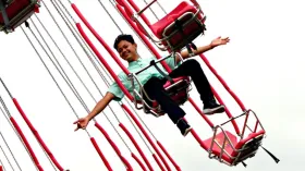 झूला झूलने पर क्यों आता है मजा? इसके लिए शरीर का कौन-सा पार्ट होता है जिम्मेदार, जानिए अमेजिंग फैक्ट्स