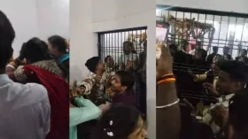 कुत्ते की वजह से टूट गई शादी, दूल्हे ने दुल्हन से विवाह करने से किया इनकार, लड़ पड़े बाराती, वीडियो वायरल