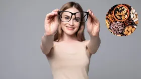 नेचुरली आंखों की रोशनी बढ़ाने के लिए रोज खाएं ये ड्राई फ्रूट्स